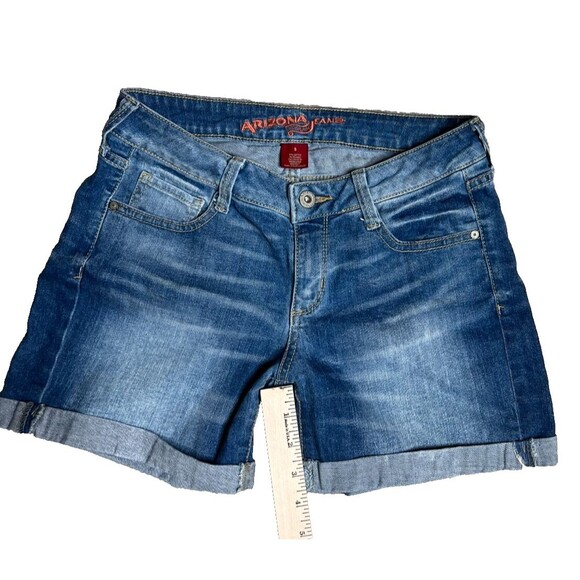 Arizona Jean Co Junior's Shorts Medium Wash Denim Low Rise Cuffed Size 5 - Picture 6 of 8